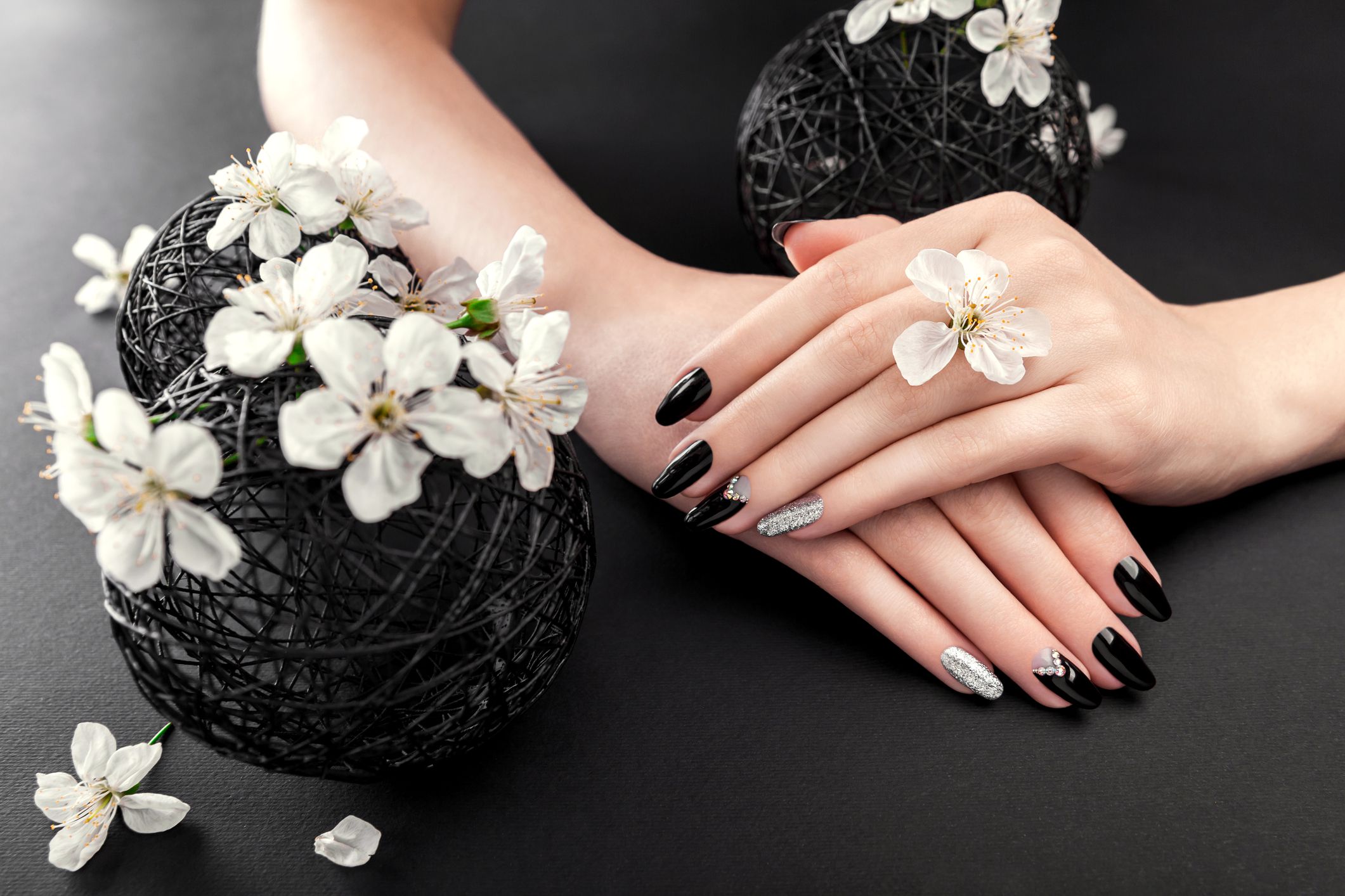 Welcome to 4 Seasons Nails